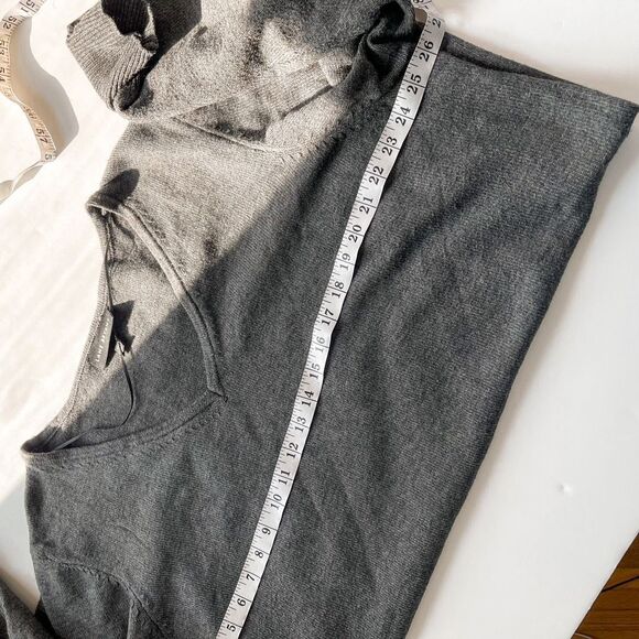 Lane Bryant Gray V-Neck Sweater Size 22/24 - Picture 7 of 7